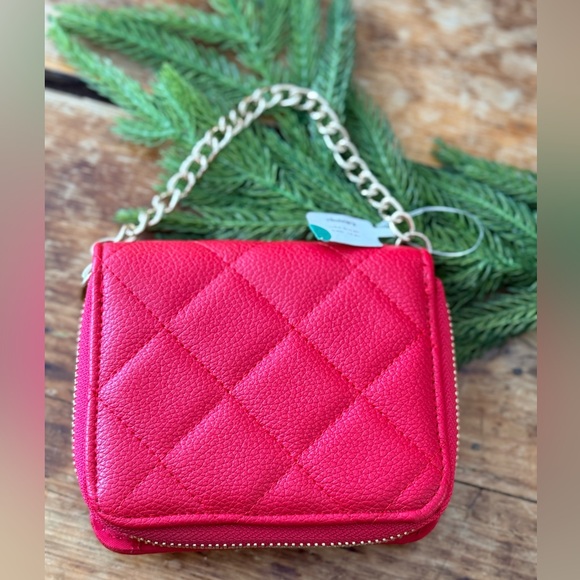 Red Quilted Wallet with Gold Chain Wristlet Strap NWT - Picture 2 of 4